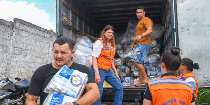 Governo da Paraíba entrega ajuda humanitária aos atingidos pelas chuvas no estado