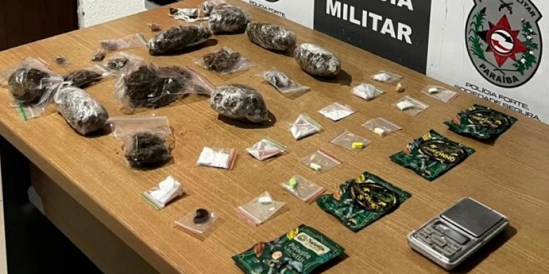 Força Tática do 5º BPM apreende grande variedade de drogas