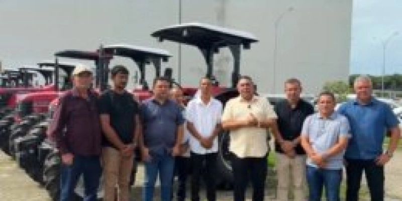Assentamento Nova Vida I recebe trator para fortalecer a agricultura familiar em Aparecida