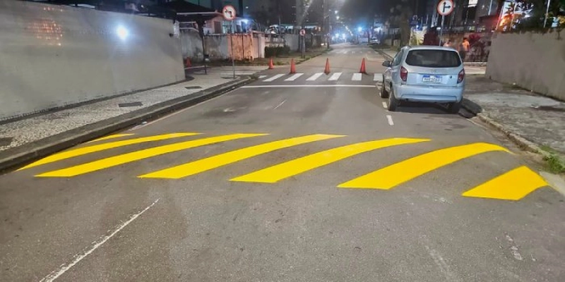 Semob intensifica sinalização viária em mais de 40 bairros com instalação de placas e revitalização da pintura em João Pessoa