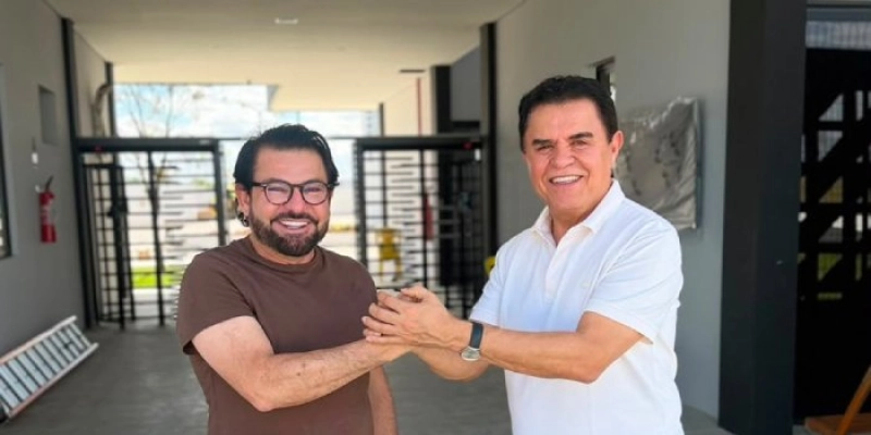 Deputado Wilson Santiago visita nova sede do Grupo Pau Brasil e parabeniza empresário Zenildo: “Orgulha o nosso Sertão”