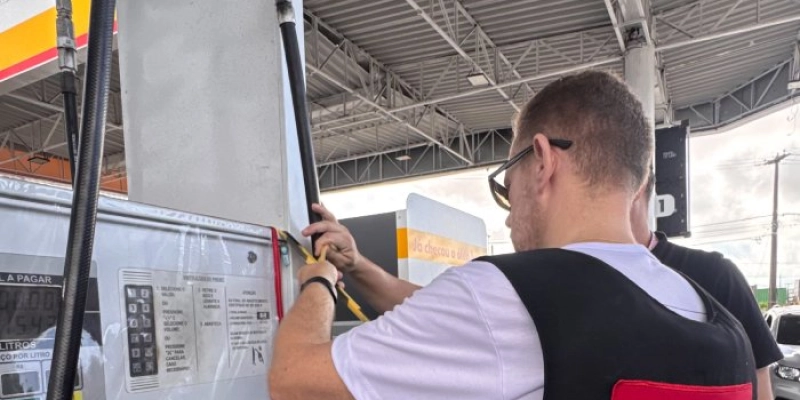 Operação Combustível Seguro interdita bico de gasolina em posto de Mangabeira, em JP