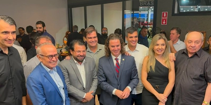 Pré-candidato a Governador, Cicero Lucena prestigia inauguração da Ambev, e elogia força empresarial de Zenildo 