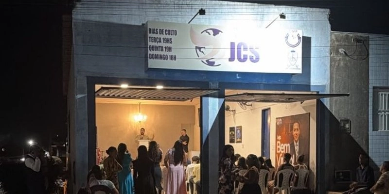 Policiais Militares são acusados de intolerância religiosa após prender pastor durante culto em Cajazeiras 