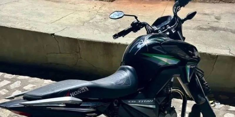 ROTAM prende motociclista por direção perigosa após manobras de risco em Cajazeiras