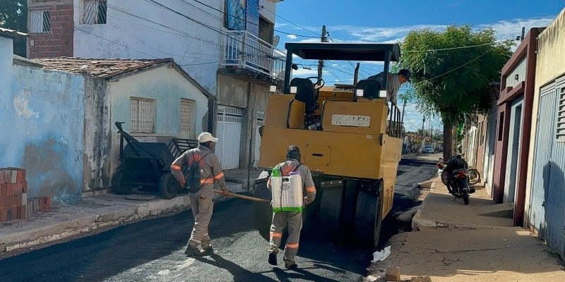 Programa Pavimenta Sousa avança e contempla Frei Damião com asfalto e nova iluminação