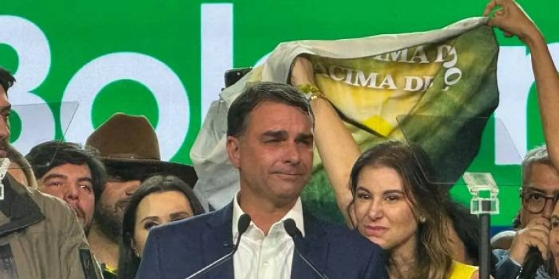 PL oficializa candidatura de Flávio Bolsonaro à Presidência em convenção em São Paulo