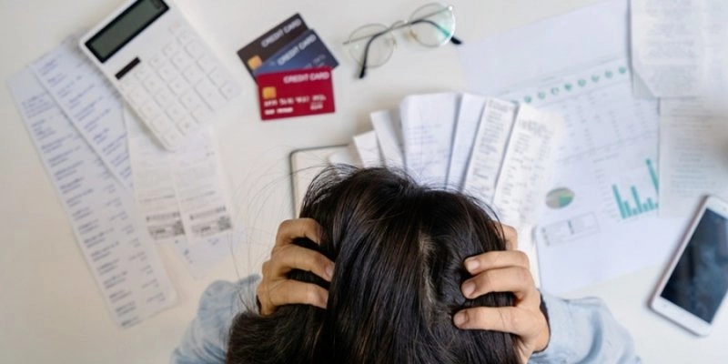 Reincidência atinge 85,32% dos consumidores que entraram na inadimplência em junho, aponta CNDL e SPC Brasil