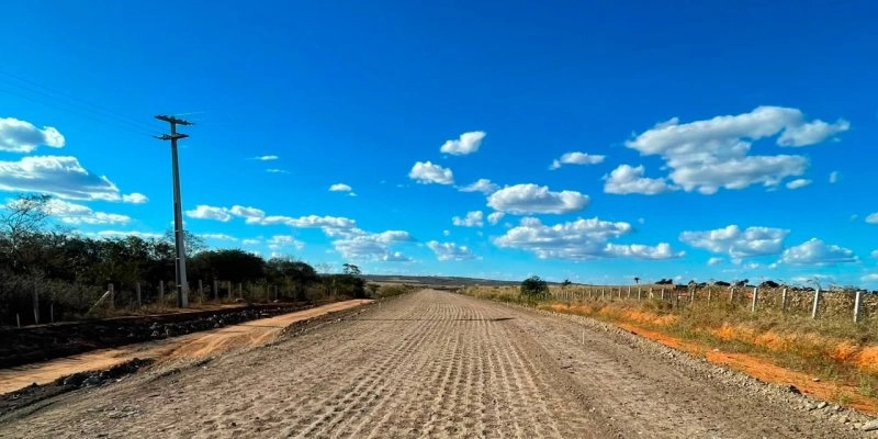 Obra de pavimentação no Alto Sertão deve ser concluída até o final do ano