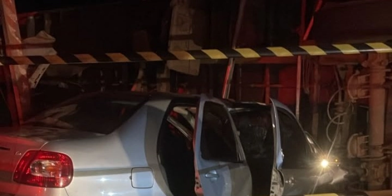 Colisão entre carreta e carro deixa um morto e dois feridos na BR-230, entre Aparecida e Pombal