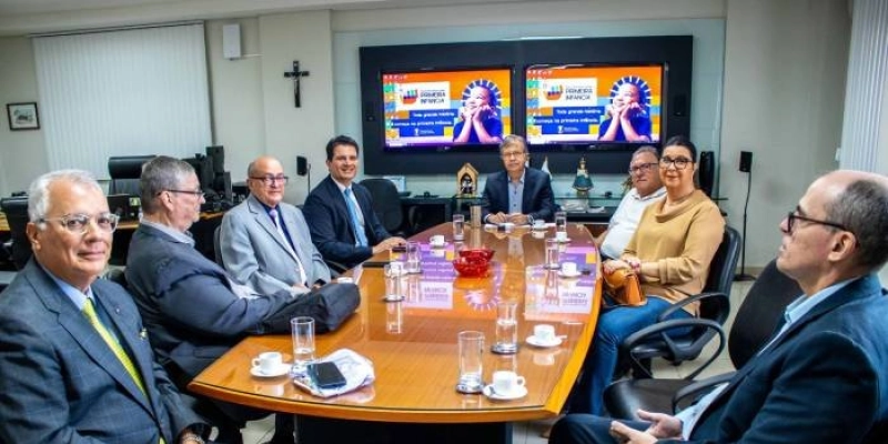 Presidente do TCE-PB recebe superintendente do Procon Estadual para discutir parcerias institucionais