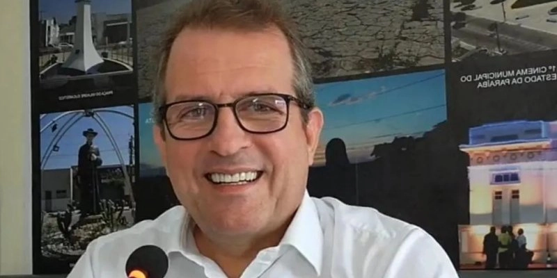 Às vésperas da convenção do PSB, Fábio Tyrone apresenta certidão negativa para registro de candidatura à Câmara Federal