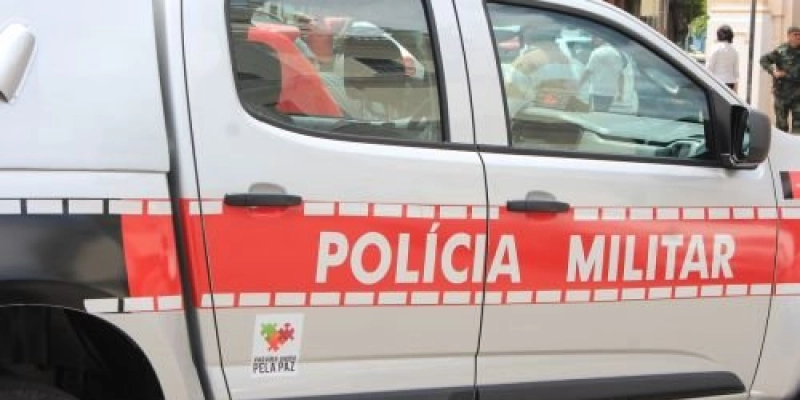Mulher é esfaqueada pelo companheiro após discussão por publicação na internet no Sertão