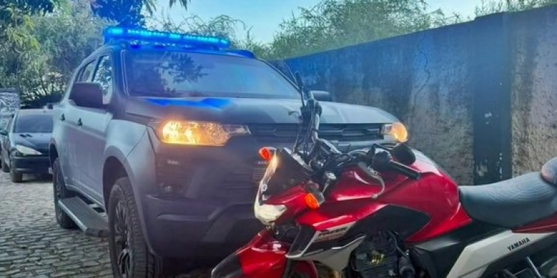 Motocicleta roubada em Recife é recuperada pela PRF durante abordagem em Cajazeiras