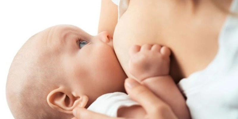 Agosto Dourado: Paraíba coleta mais de 5 mil litros de leite humano no primeiro semestre