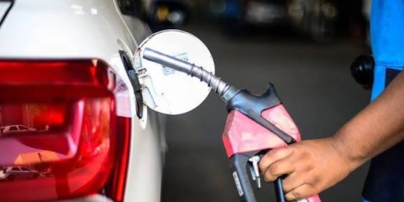 Segunda maior refinaria do país reduz preço da gasolina em 11,3%