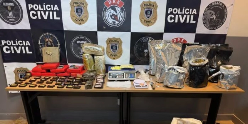 DRACO prende cinco suspeitos e desarticula ‘delivery’ de drogas em apartamento, na PB