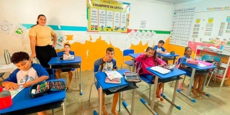 Escola do Assentamento Veneza, em Aparecida, recebe novo mobiliário para salas de aula