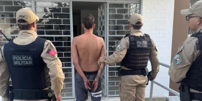 Homem é esfaqueado e morto no Centro de Teixeira; suspeito confessa e acaba preso em flagrante