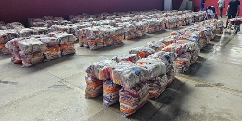 Aparecida reforça assistência às famílias com nova entrega de cestas de alimentos