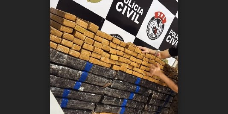 Polícia Civil e PRF apreendem 400 kg de maconha e líquido alucinógeno vindos do Paraguai na Paraíba