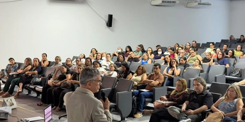 Helder Carvalho promove encontro que fortalece debate sobre gestão e avanços na educação pública