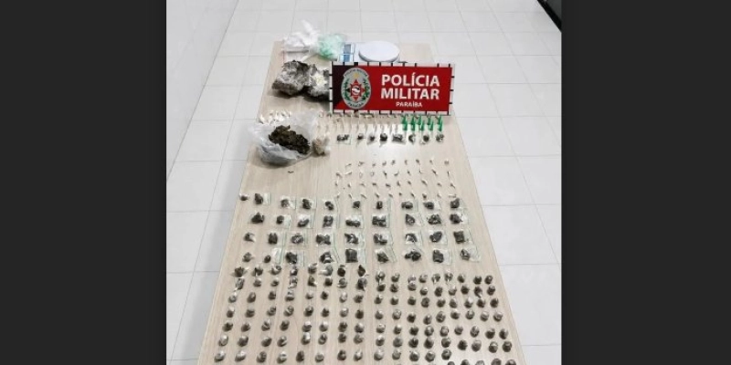 Duas mulheres são presas em flagrante por tráfico com maconha, crack e cocaína em Cajazeiras