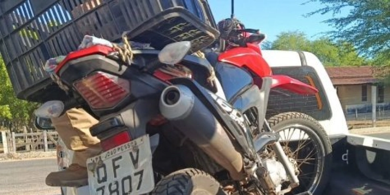 Polícia apreende moto com suspeita de adulteração em Uiraúna