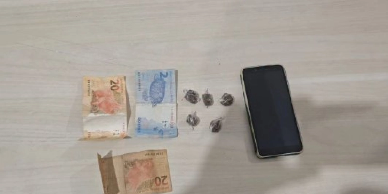 Dois homens são presos por suspeita de tráfico de drogas em Uiraúna