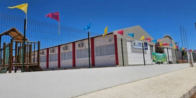 João Neto entrega nova escola de seis salas e amplia estrutura educacional no Assentamento Acauã