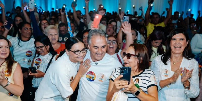 Militância lota evento que oficializou as candidaturas de Luciano Cartaxo e Maísa Cartaxo para deputados estadual e federal em João Pessoa