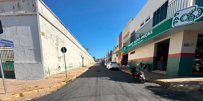 Com investimento de R$ 7,7 milhões, Governo da Paraíba pavimenta 30 ruas de Cajazeiras