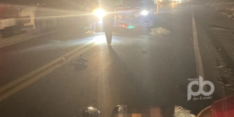Grave acidente entre moto e ônibus deixa vítima fatal na BR-116, divisa da Paraíba com o Ceará; Vídeo