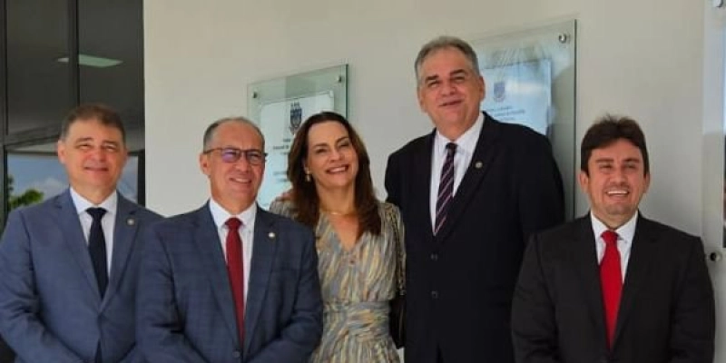 Sousa firma convênio pioneiro para instalar padaria-escola e Sala Maker na Colônia Penal