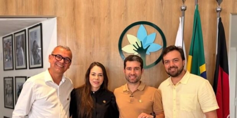 Michel Henrique entra para a história da Abrace e recebe homenagem por atuação em defesa da instituição