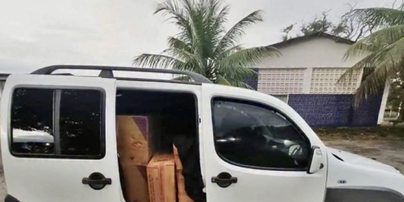 PRF na Paraíba apreende 15 mil maços de cigarros contrabandeados após perseguição pela BR-230