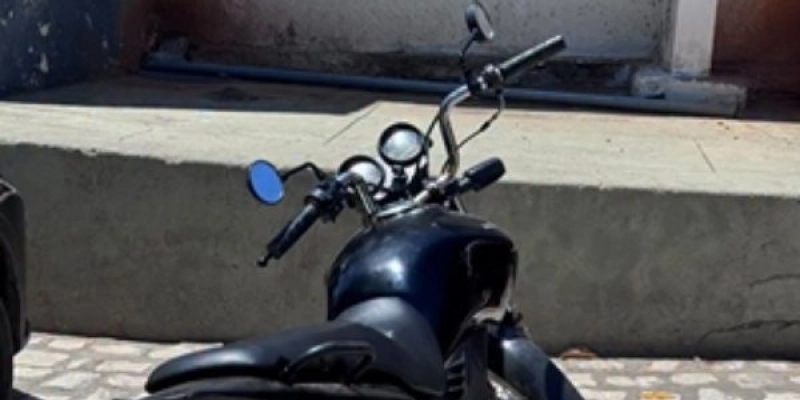 Jovem é abordado pela ROTAM e preso com moto adulterada em Cajazeiras