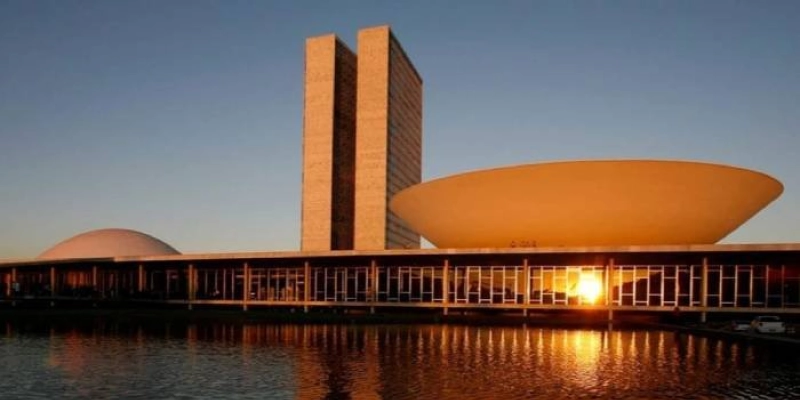 Orçamento de 2027 tem estimativa de superávit de R$ 83,4 bilhões