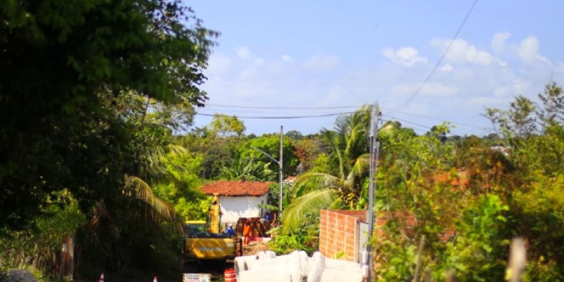 Leo Bezerra acelera obra de drenagem para acabar com alagamentos no Aratu