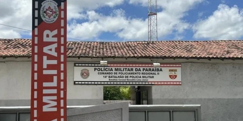Polícia Militar prende homem por ameaçar atear fogo no carro da mulher e agredi-la no distrito de Engenheiro Ávido, em Cajazeiras