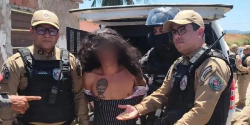 Homicida procurado é preso vestido com roupas femininas e usando criança como disfarce na PB