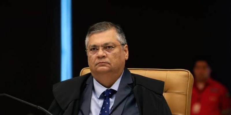 Dino cobra explicação sobre elo entre Master e instituto de Mendonça