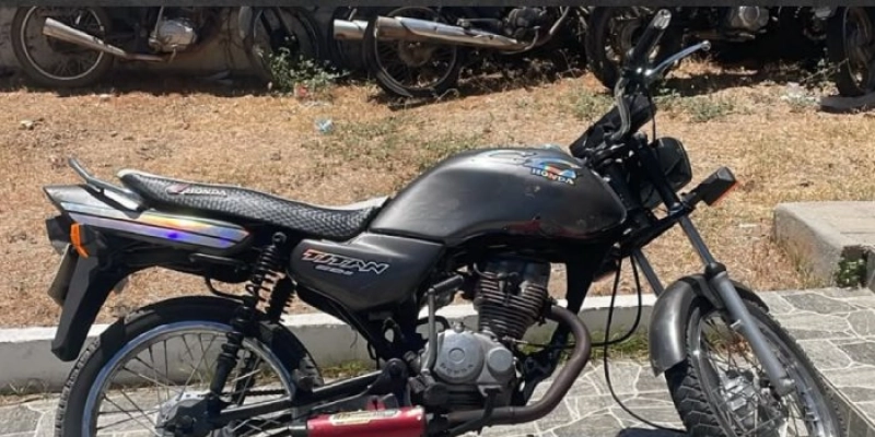 Força Tática flagra menor sem capacete em moto clonada e recupera veículo roubado em Pombal