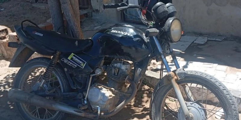 Moto sem placa e com sinais de adulteração é apreendida pela PM em Marizópolis