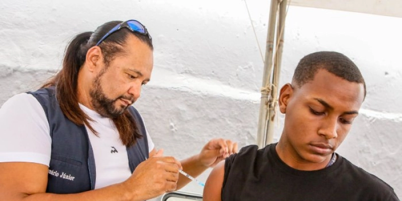 Prefeitura participa do ‘Setembro em Flor’ em alusão ao Dia D de vacinação contra o HPV