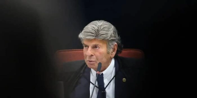 Fux manda Senado informar registros sobre Vorcaro e esposa de Moraes