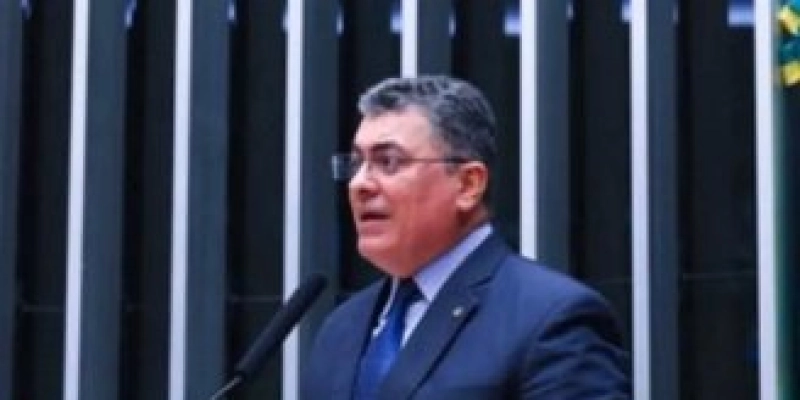 Valdir Trindade apresenta projeto para proteger crianças e adolescentes de lesões durante atividades esportivas