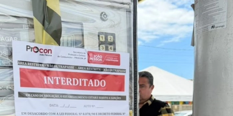 Operação Combustível Seguro interdita bicos de bomba de gasolina e autua posto no bairro de Jaguaribe