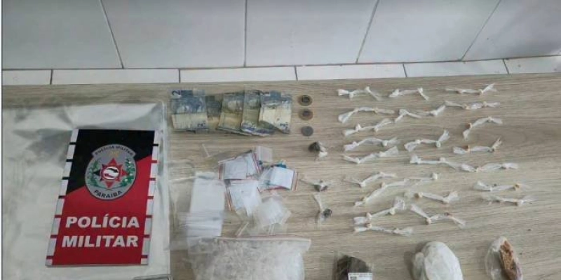 Ação da PM apreende drogas e material para tráfico no bairro São Francisco, em Cajazeiras
