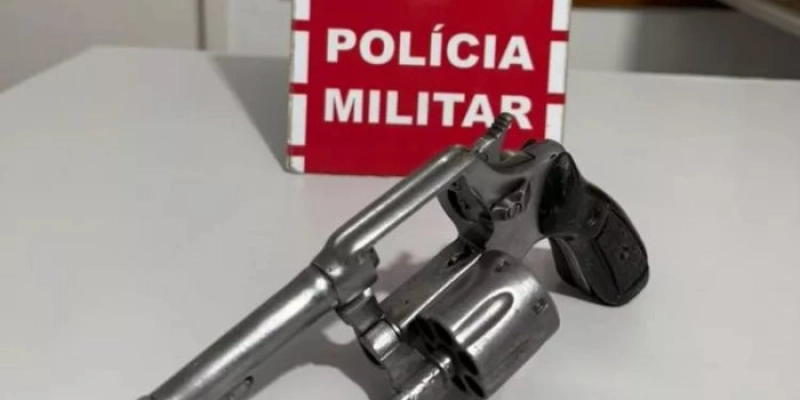Homem armado é preso em flagrante durante operação policial na cidade de Santa Luzia